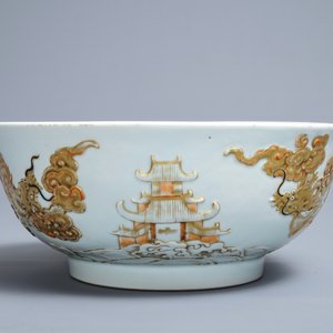 A Chinese gilt-decorated relief-moulded 'dragons and carps' bowl, Kangxi/Yongzheng — photo 2