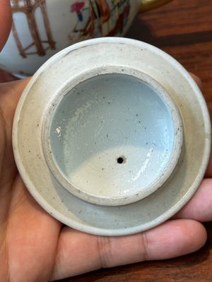 A Chinese gilt famille rose teapot, Yongzheng — 照片 7