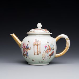 A Chinese gilt famille rose teapot, Yongzheng — 照片 1