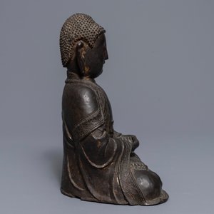 A Chinese gilt-lacquered bronze figure of Amithaba Buddha, Ming — photo 4