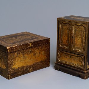 A Chinese gilt-lacquered cabinet and a box, Canton, 19th C. — 照片 1