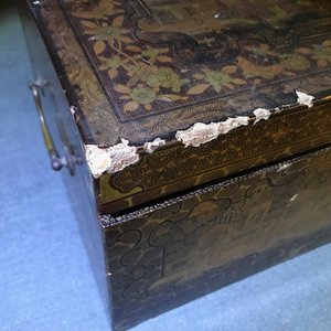 A Chinese gilt-lacquered cabinet and a box, Canton, 19th C. — 照片 13