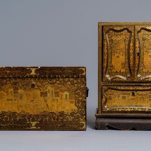 A Chinese gilt-lacquered cabinet and a box, Canton, 19th C. — 照片 2
