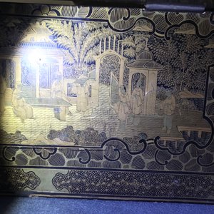 A Chinese gilt-lacquered cabinet and a box, Canton, 19th C. — 照片 27