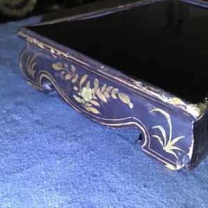 A Chinese gilt-lacquered cabinet and a box, Canton, 19th C. — 照片 57