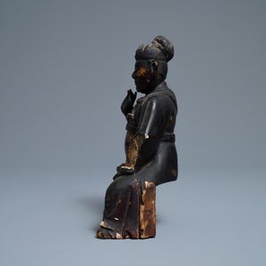 A Chinese gilt-lacquered wood figure of Guan Yu, Ming — photo 5