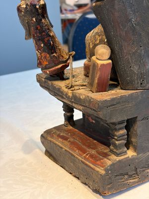 A Chinese gilt-lacquered wooden Bodhisattva and attendants on a throne, Qing — foto 13