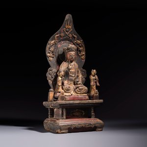 A Chinese gilt-lacquered wooden Bodhisattva and attendants on a throne, Qing — foto 5