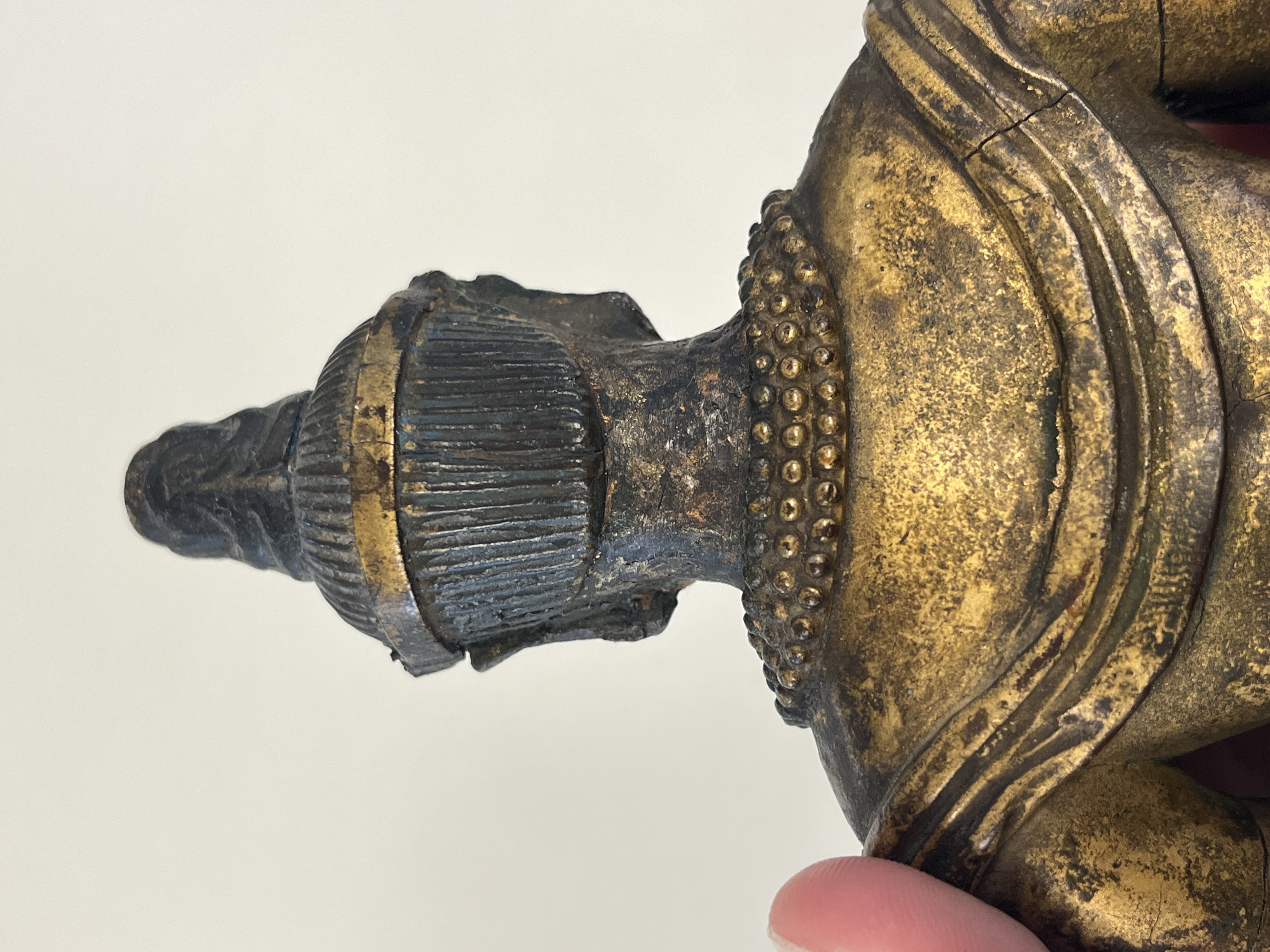 A Chinese gilt-lacquered wooden Bodhisattva  — photo 11