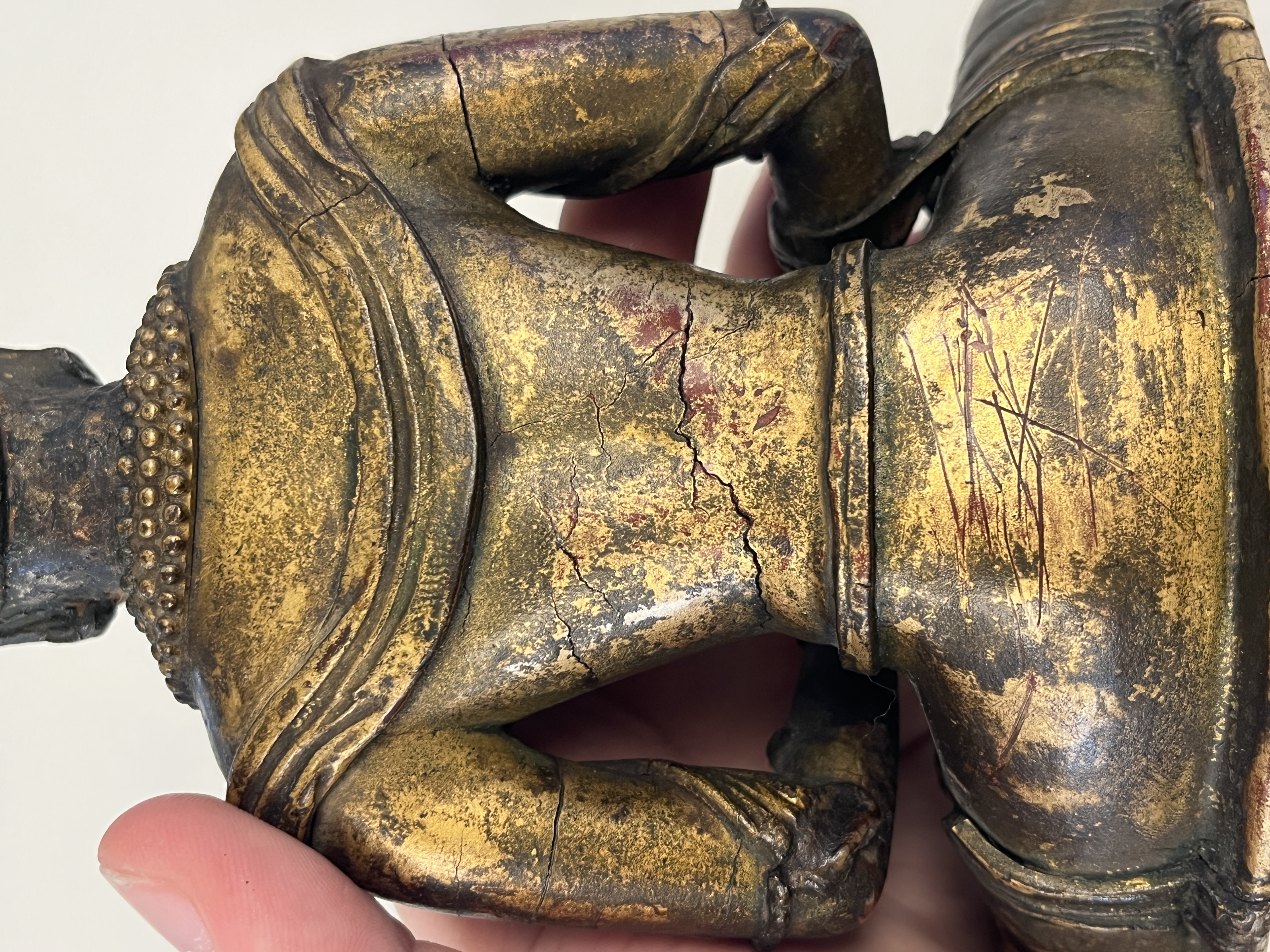 A Chinese gilt-lacquered wooden Bodhisattva  — photo 12