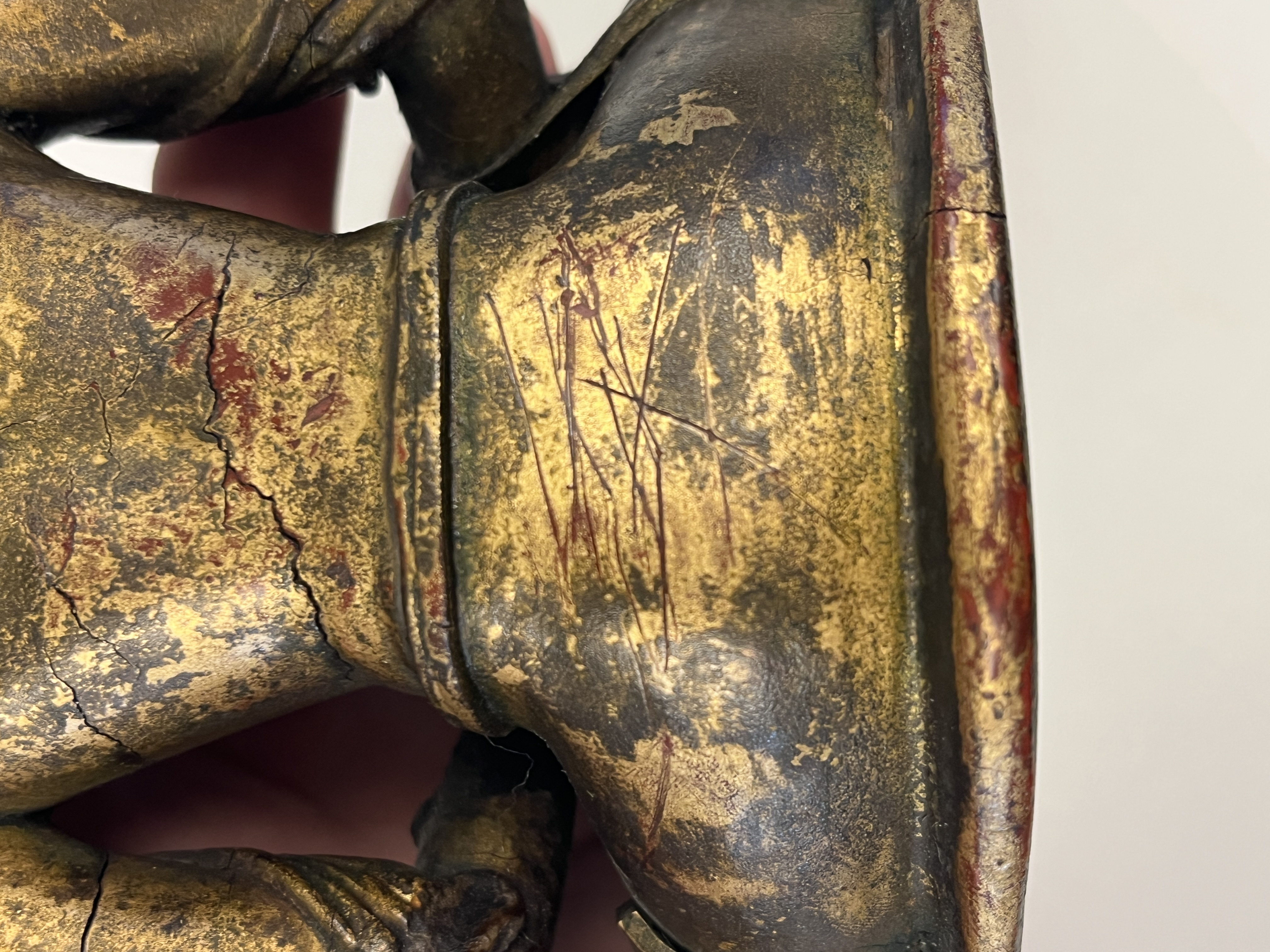 A Chinese gilt-lacquered wooden Bodhisattva  — photo 13