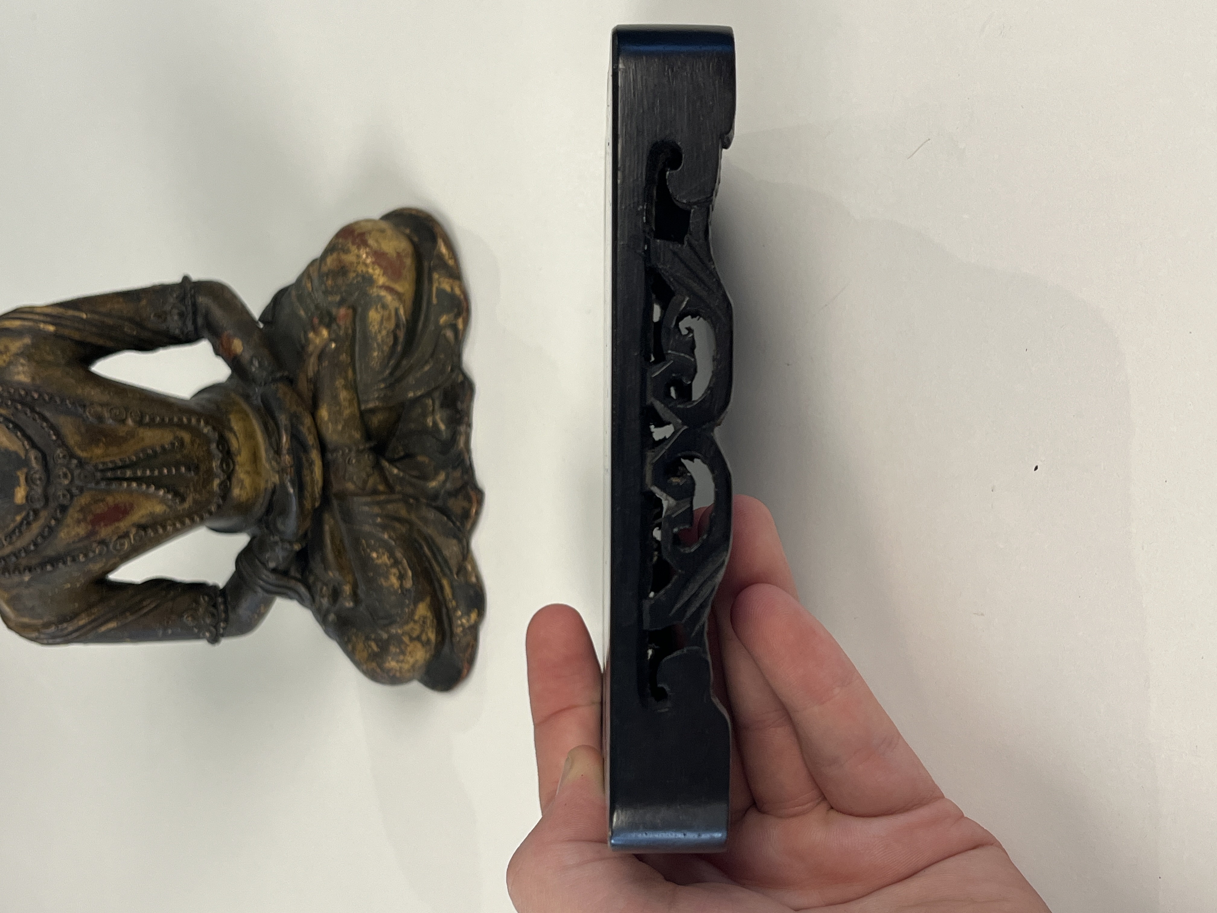 A Chinese gilt-lacquered wooden Bodhisattva  — photo 15