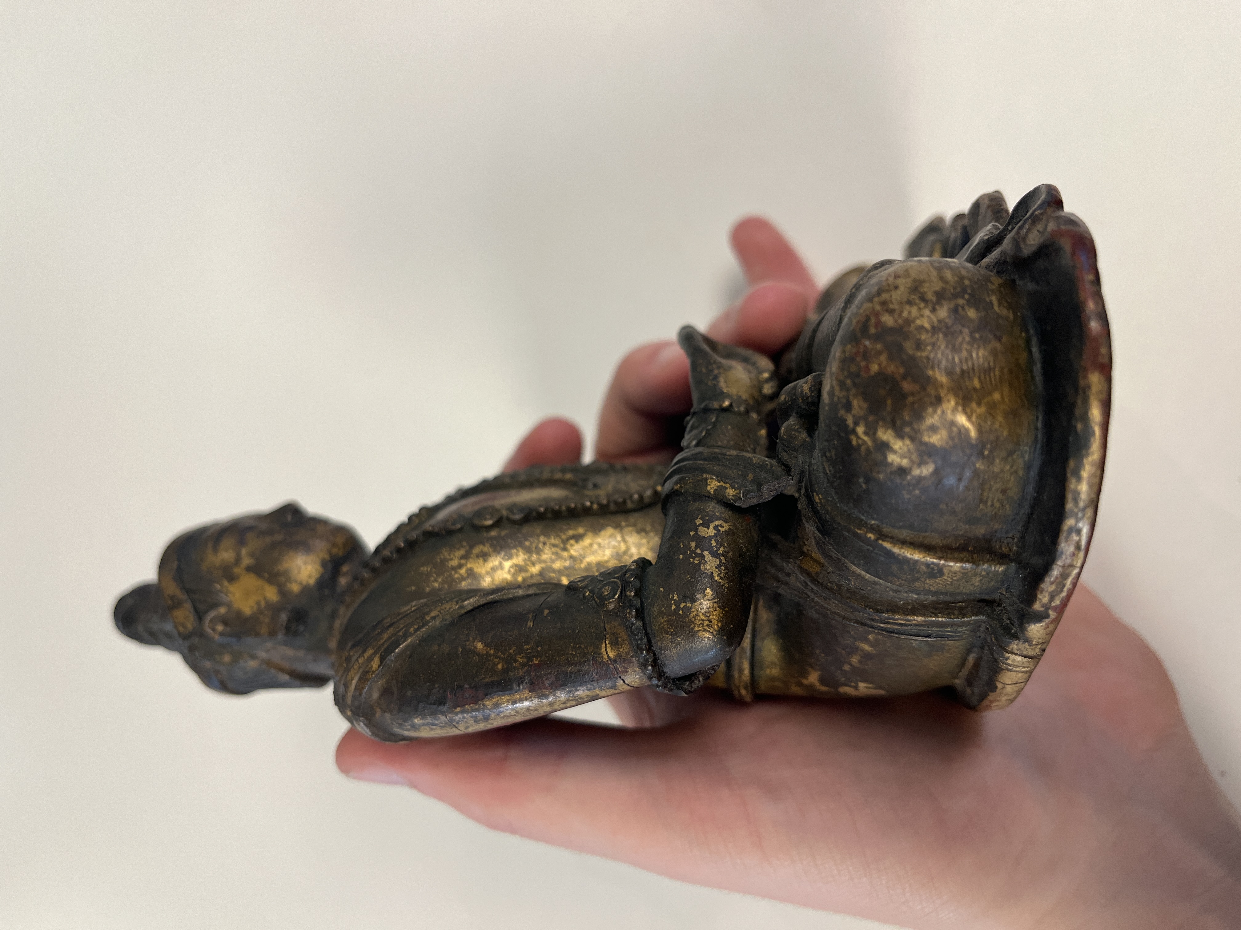 A Chinese gilt-lacquered wooden Bodhisattva  — photo 4