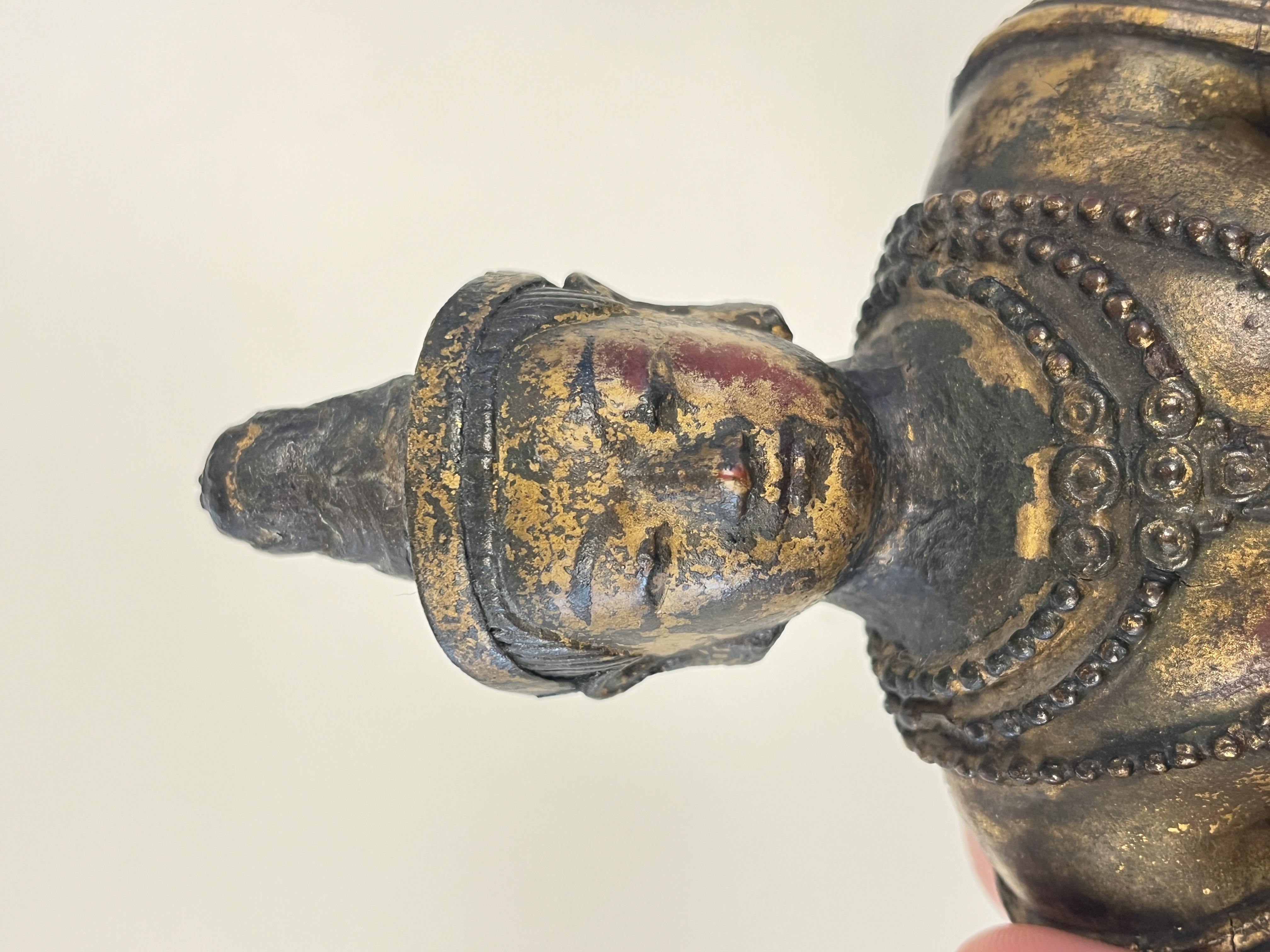 A Chinese gilt-lacquered wooden Bodhisattva  — photo 7