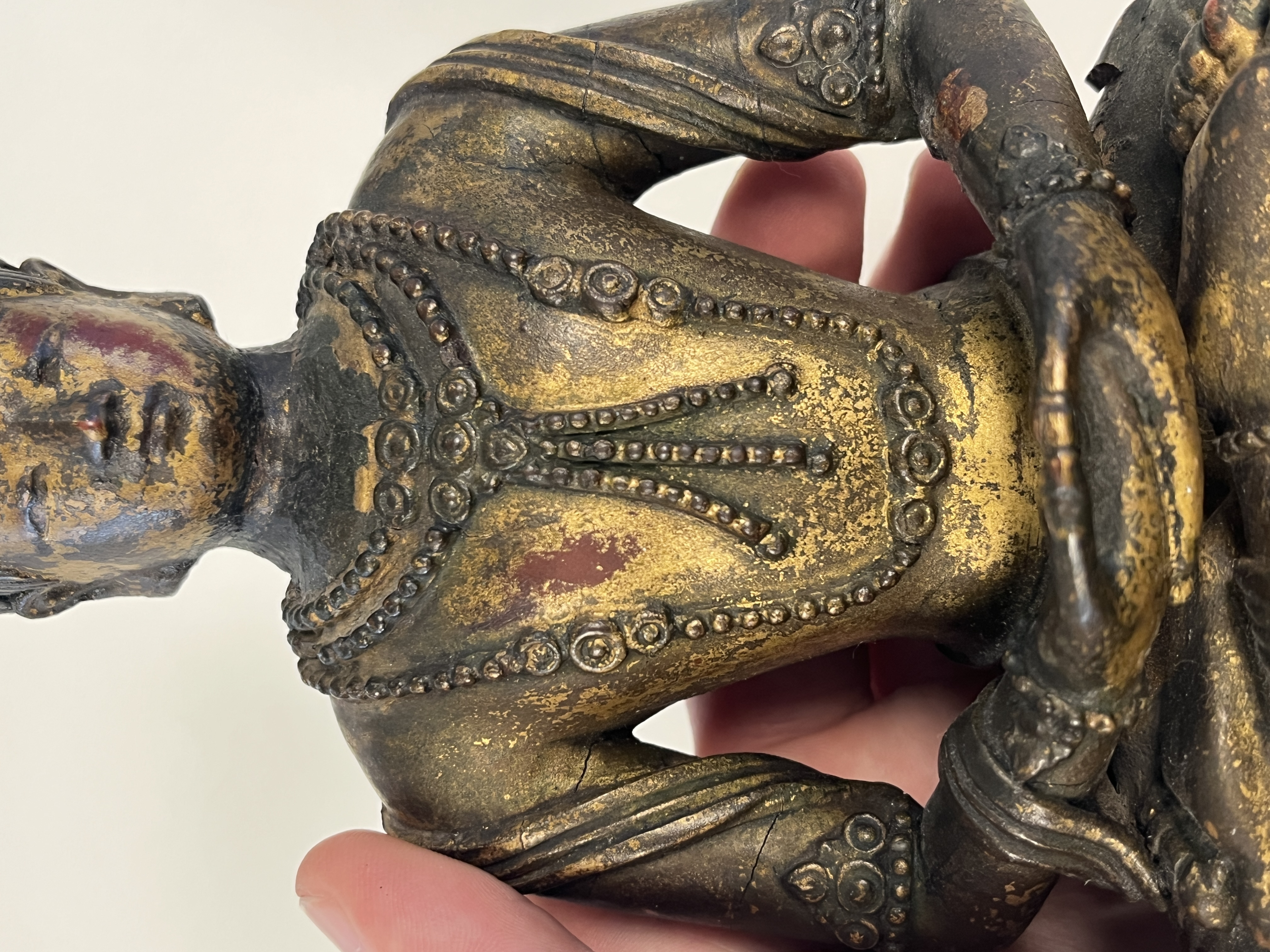 A Chinese gilt-lacquered wooden Bodhisattva  — photo 8