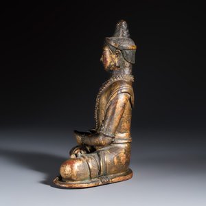 A Chinese gilt-lacquered wooden Bodhisattva  — photo 4