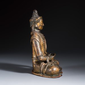 A Chinese gilt-lacquered wooden Bodhisattva  — photo 6