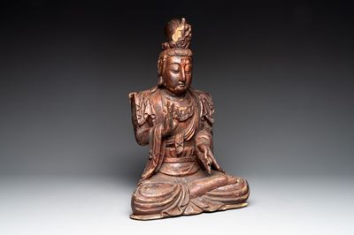 A Chinese gilt-lacquered wooden sculpture of Buddha, 18/19th C.