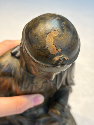 A Chinese gilt-lacquered wooden seated Bodhisattva, Ming — foto 5