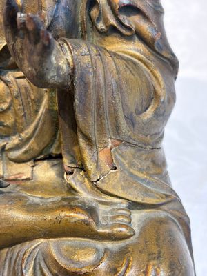 A Chinese gilt-lacquered wooden seated Bodhisattva, Ming — foto 8