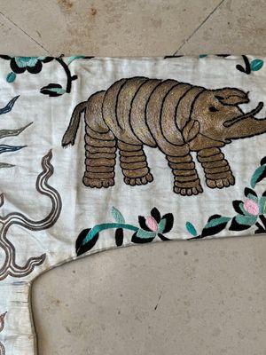 A Chinese gilt-metal embroidered silk 'animals' children's robe, 19/20th C. — photo 22