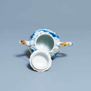 A Chinese gilt-mounted blue and white teapot and cover, Kangxi — photo 7