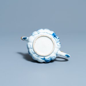 A Chinese gilt-mounted blue and white teapot and cover, Kangxi — photo 8
