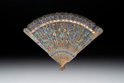 A Chinese gilt silver and enamelled fan with floral design, 19/20th C.