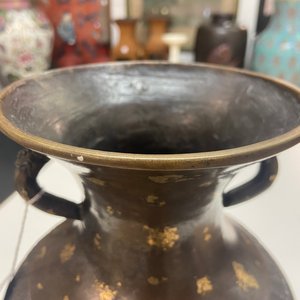 A Chinese gilt-splashed bronze vase, Qianlong mark, Qing — 照片 32