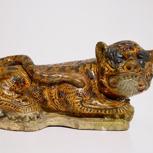 A Chinese glazed stoneware model of a tiger, probably Ming — photo 2