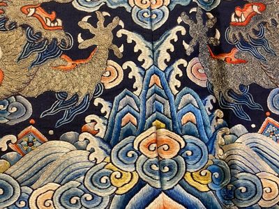 A Chinese gold- and silver-thread-embroidered silk panel with dragons, Qing — photo 12