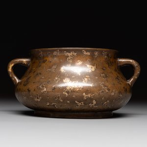 A Chinese gold-splashed bronze censer, Xuande mark, 18/19th C. — photo 1