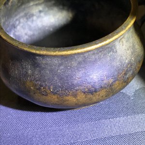 A Chinese gold-splashed bronze incense burner, Xuande mark, 18th C. — 照片 8