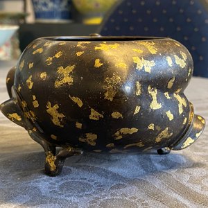 A Chinese gold-splashed bronze peach-form censer, Xuande mark, 18th C. — 照片 11