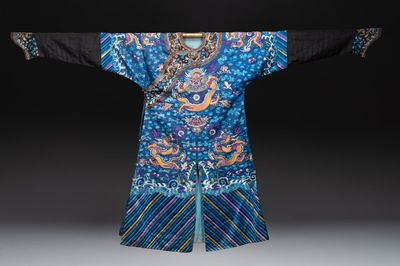 A Chinese gold thread embroidered blue-ground silk 'dragon' robe, 19th C.