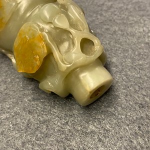 A Chinese gourd-shaped celadon and russet jade snuff bottle, Qing — 照片 11