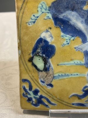 A Chinese green-and-yellow-enamelled blue and white 'Long Eliza' tile, Kangxi — photo 3