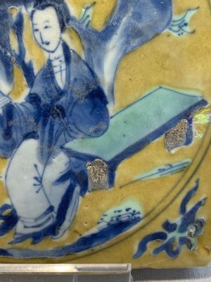 A Chinese green-and-yellow-enamelled blue and white 'Long Eliza' tile, Kangxi — photo 4