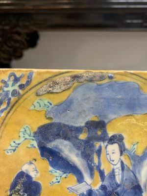 A Chinese green-and-yellow-enamelled blue and white 'Long Eliza' tile, Kangxi — photo 7