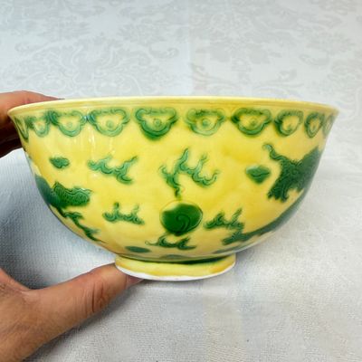 A Chinese green-enamelled yellow-ground 'Dragon' bowl — photo 5