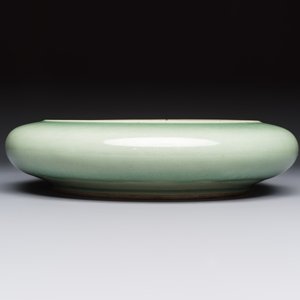 A Chinese green-glazed brush washer, 18th C. — photo 2