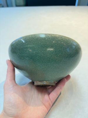 A Chinese green-glazed 'jun' bowl, Song — photo 3