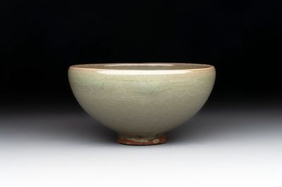 A Chinese green-glazed 'jun' tea bowl, Song/Yuan