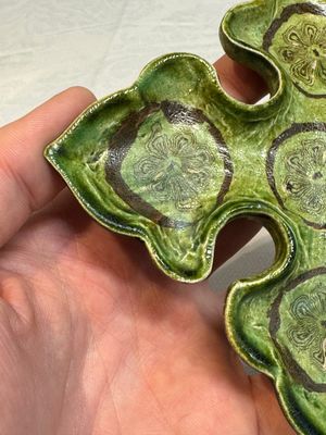 A Chinese green-glazed marbled dish, probably Tang — photo 3