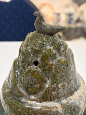 A Chinese green-glazed pottery 'Boshanlu' stemmed censer and cover, Han — photo 2