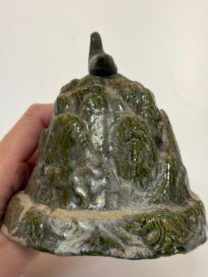 A Chinese green-glazed pottery 'Boshanlu' stemmed censer and cover, Han — photo 4