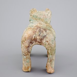 A Chinese green glazed pottery figure of a dog, presumably Han Dynasty — 照片 3