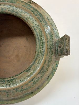 A Chinese green-glazed pottery ritual tripod food vessel with handles, 'Ding 鼎', Han — photo 8