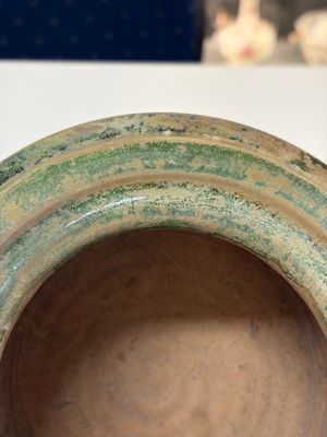 A Chinese green-glazed pottery ritual tripod food vessel with handles, 'Ding 鼎', Han — photo 10