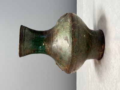 A Chinese green-glazed pottery vase — photo 3